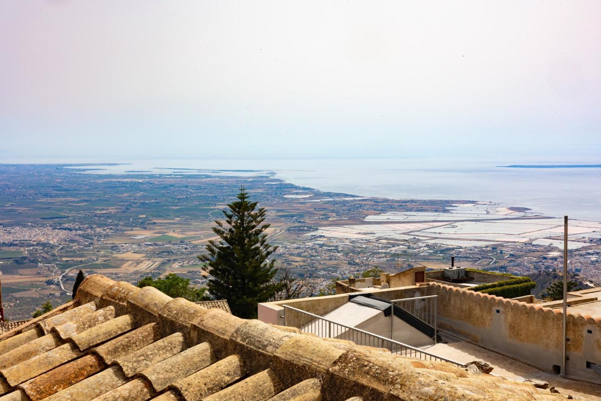 Lovely With Terrace And Stunning View Apartment Erice